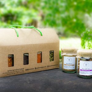 CEYLON SPICE AND HERBAL HAMPER - CHOICE OF 8 GLASS BOTTLES